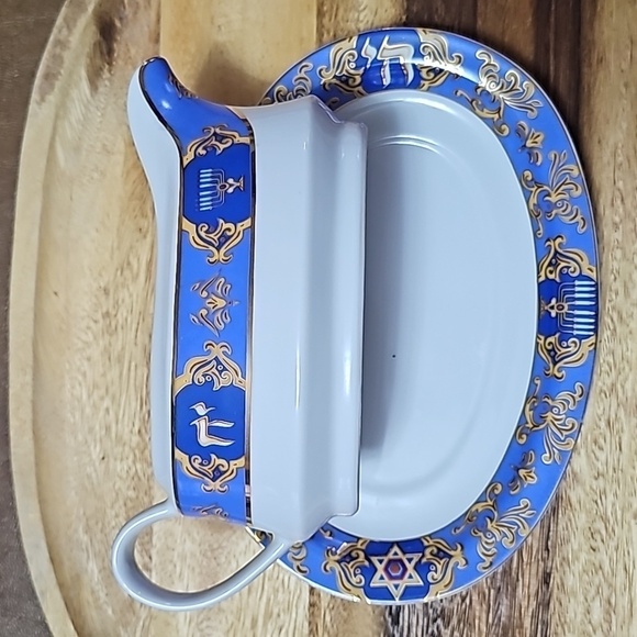 New Celebrations American Atelier Bloomingdale's Judaica Gravy Bowl Under Plate! - Picture 4 of 7